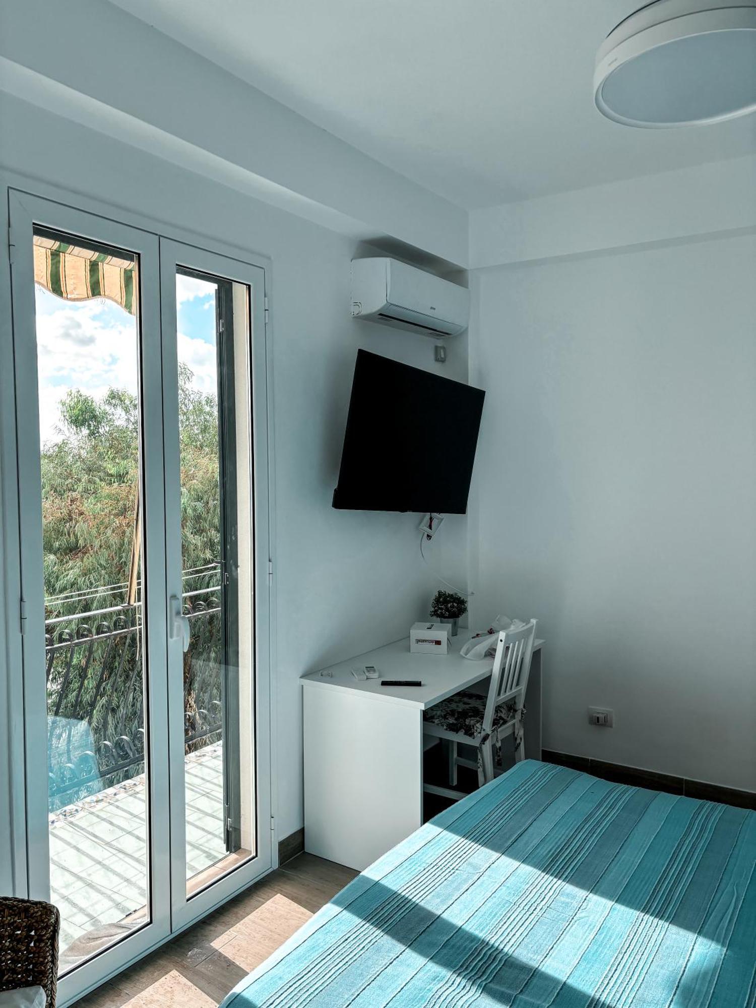 Appartement Bilocale Affacciato Sullo Stretto à Messine Extérieur photo